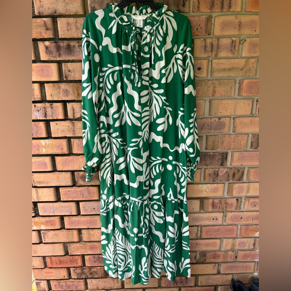 H&M green cream white ruffle collar midi dress